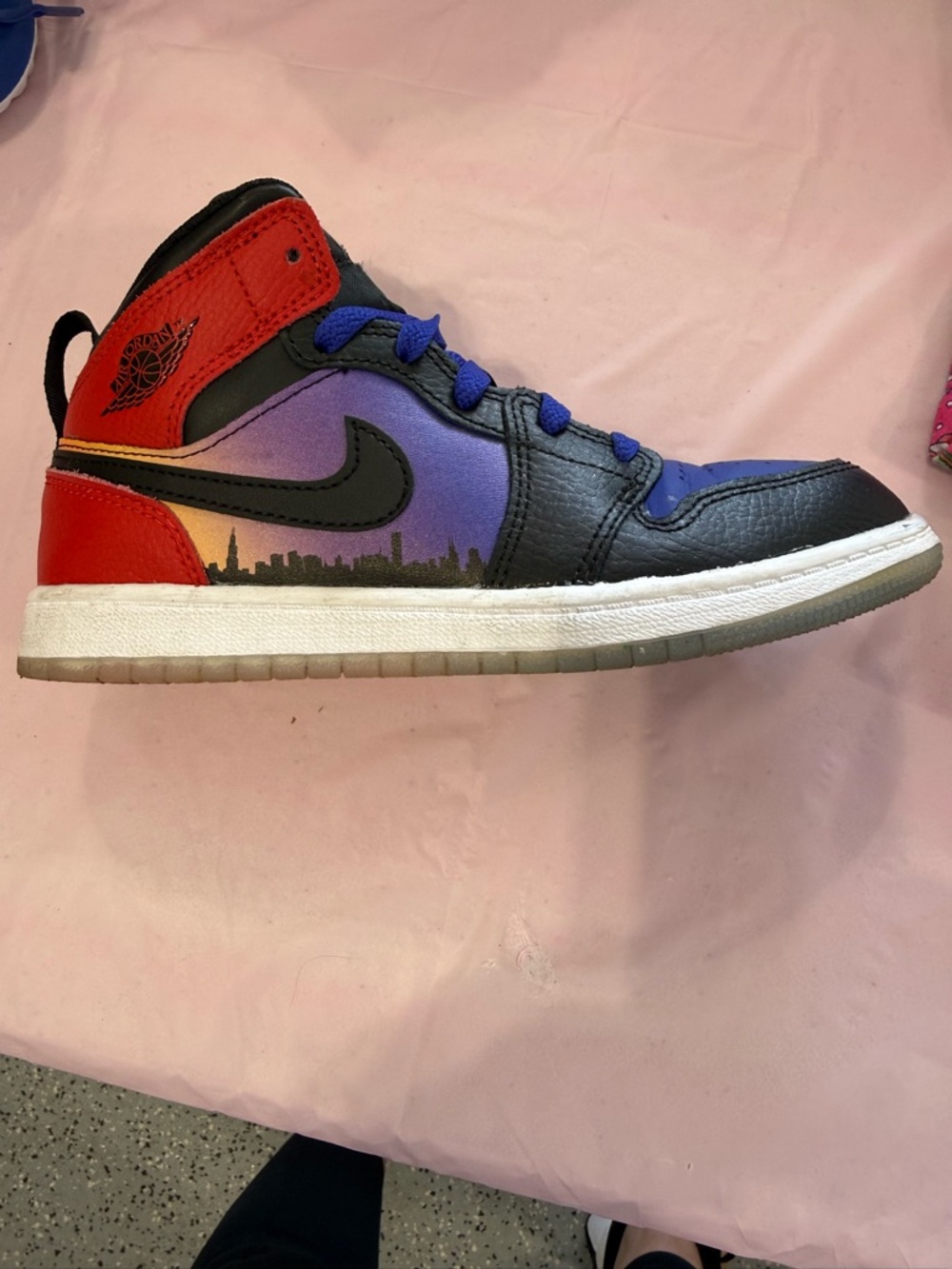 Nike High-Top Sneaker in Red, Purple, Black